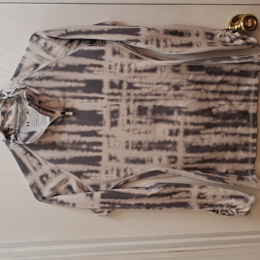 Under Armour Coldgear ladies pull over. Size Small